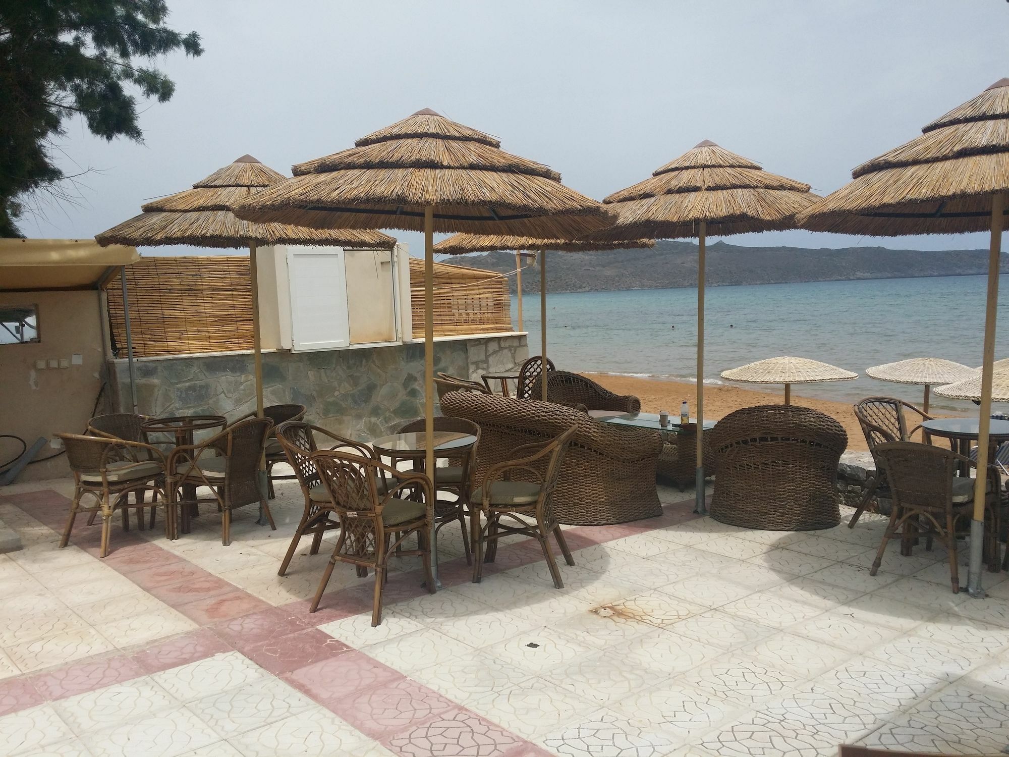 Minerva Beach Agia Marina Екстериор снимка