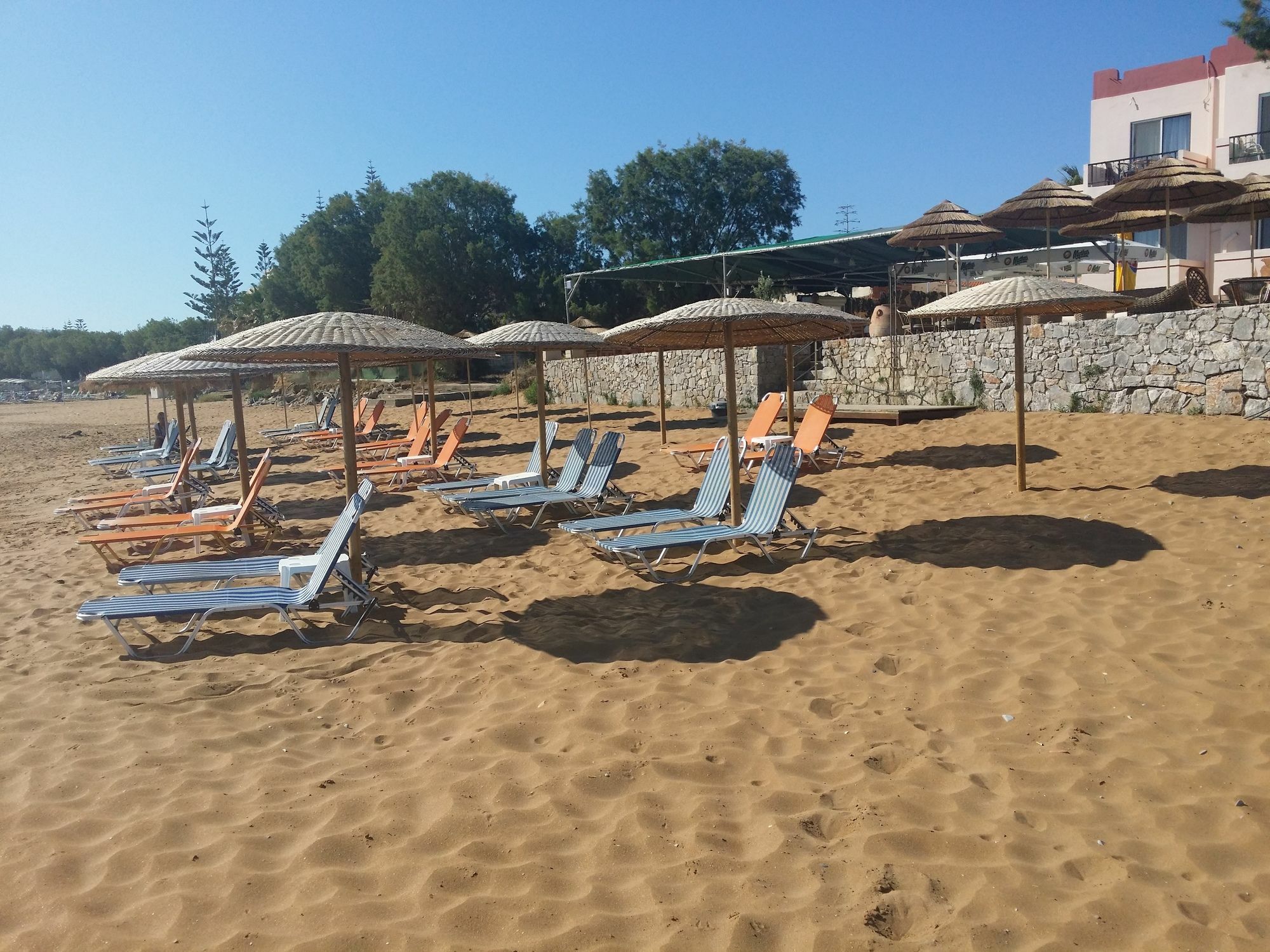 Minerva Beach Agia Marina Екстериор снимка