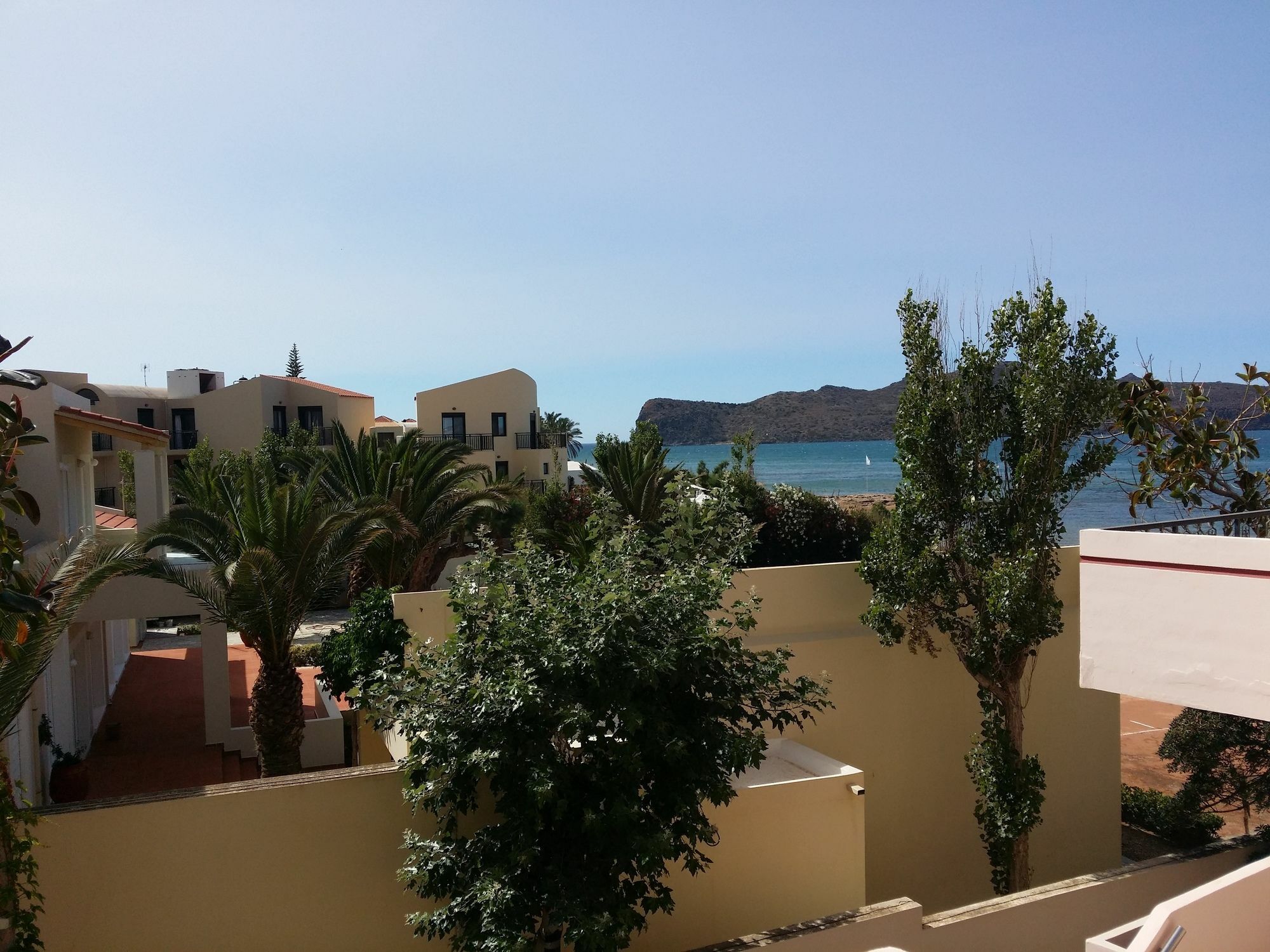 Minerva Beach Agia Marina Екстериор снимка