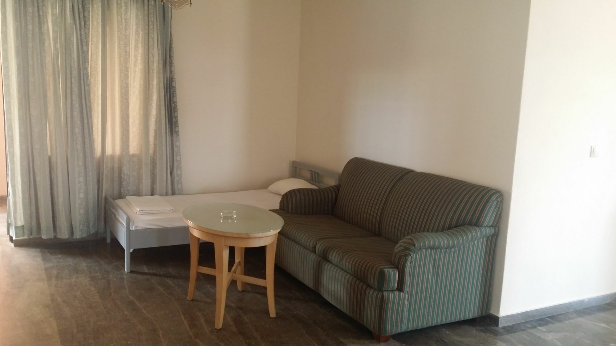 Minerva Beach Agia Marina Екстериор снимка