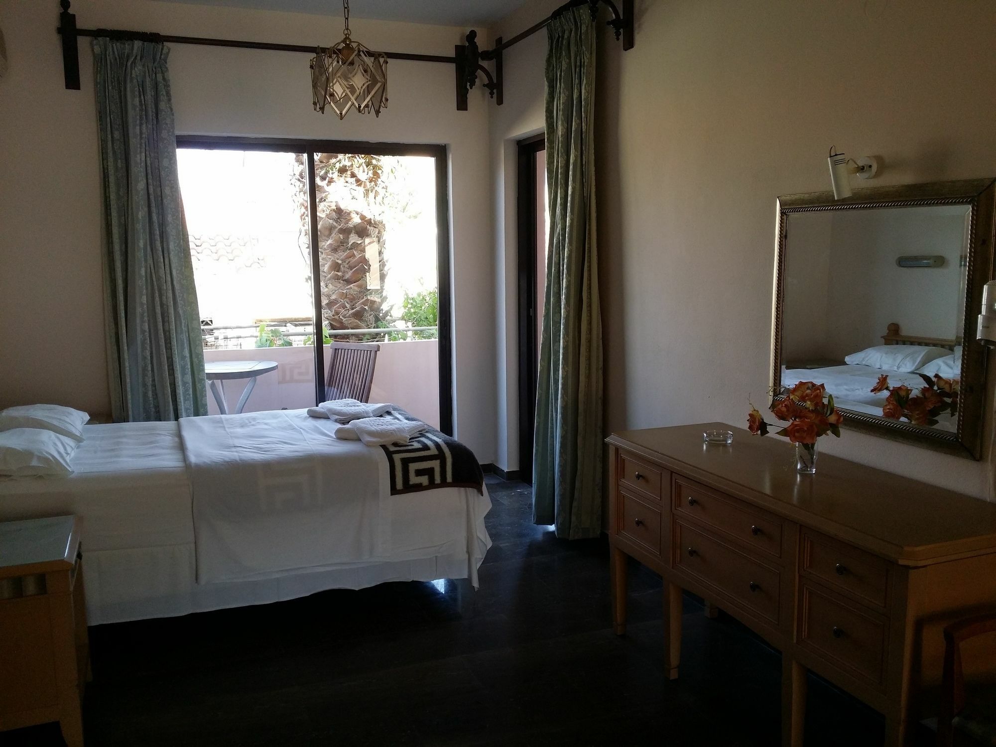 Minerva Beach Agia Marina Екстериор снимка