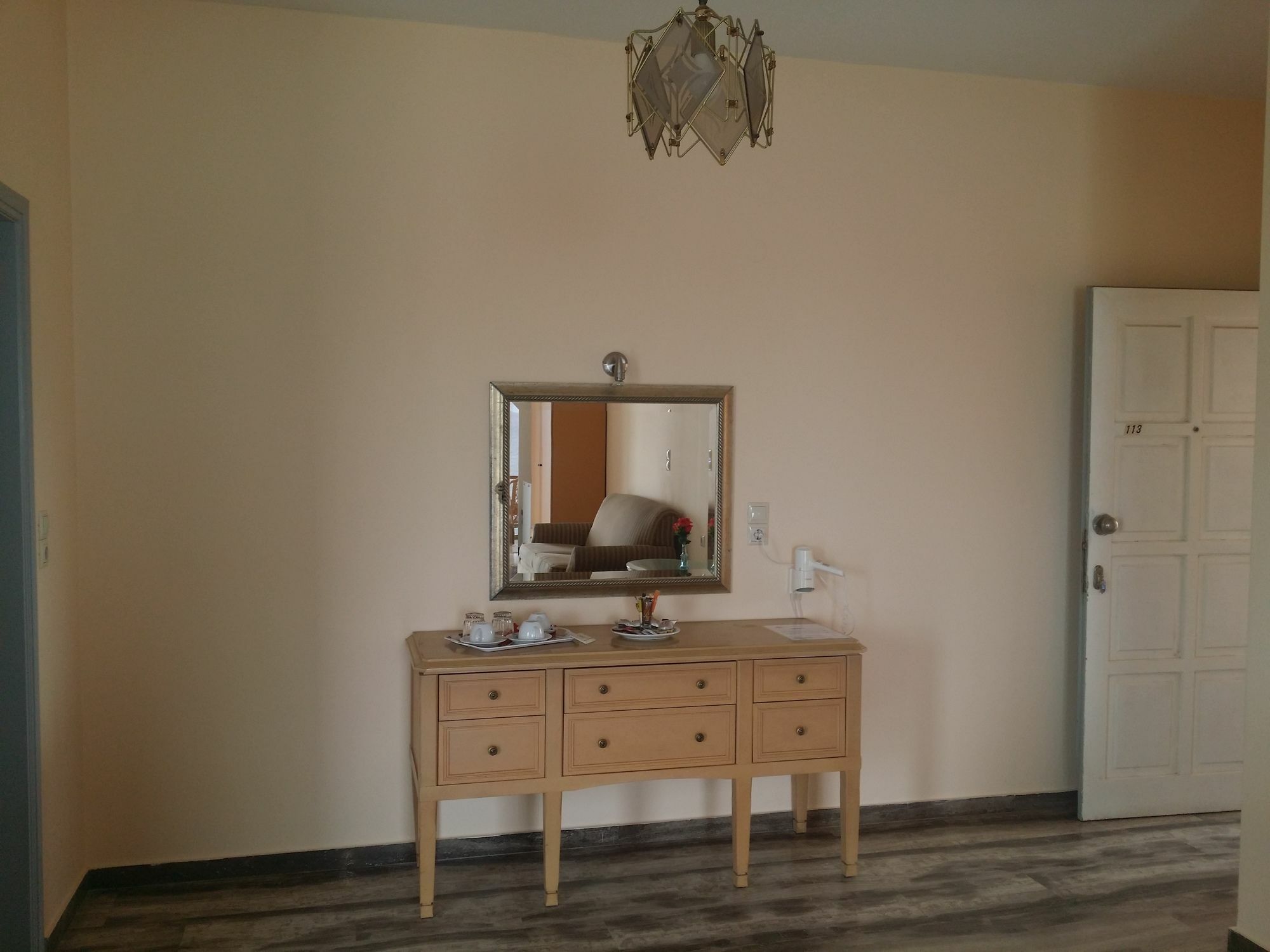 Minerva Beach Agia Marina Екстериор снимка