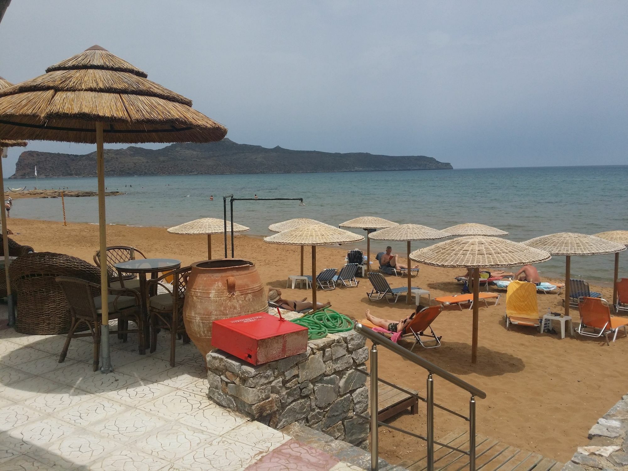 Minerva Beach Agia Marina Екстериор снимка