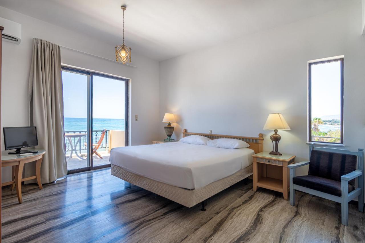 Minerva Beach Agia Marina Екстериор снимка